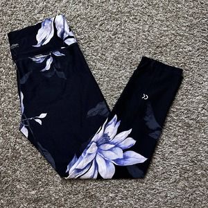 Calvin Klein Performance Wick Medium Black Floral Capri Leggings